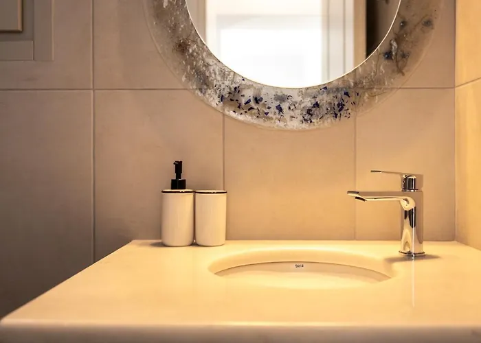 Anneza Nikola Angairia