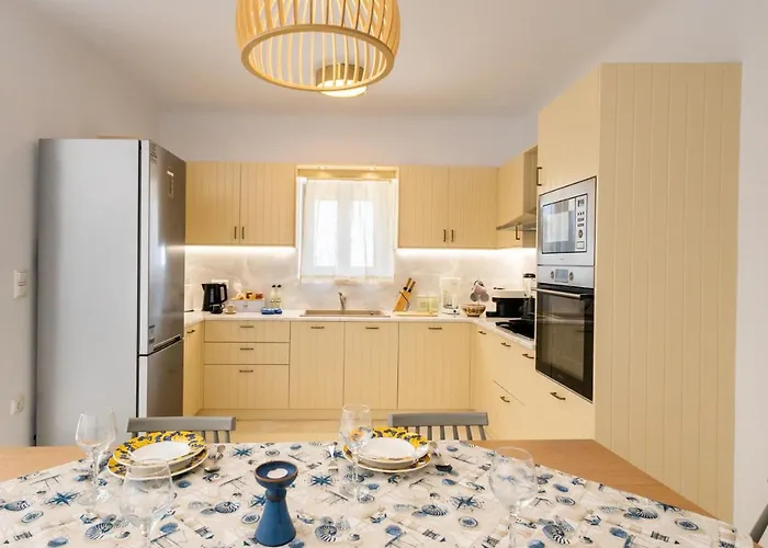 Anneza Nikola Angairia