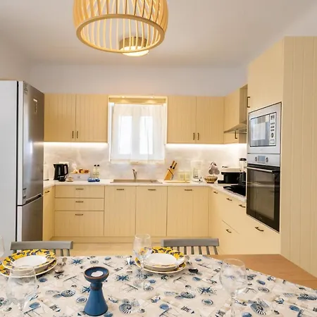 Anneza Nikola Angairia